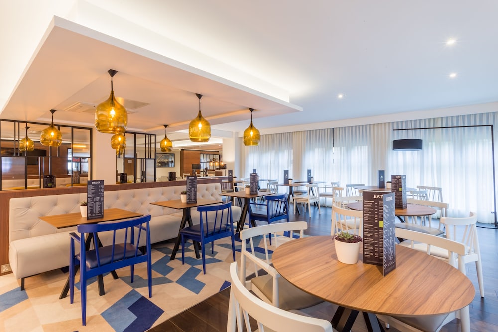 Courtyard By Marriott Glasgow Airport 32/36