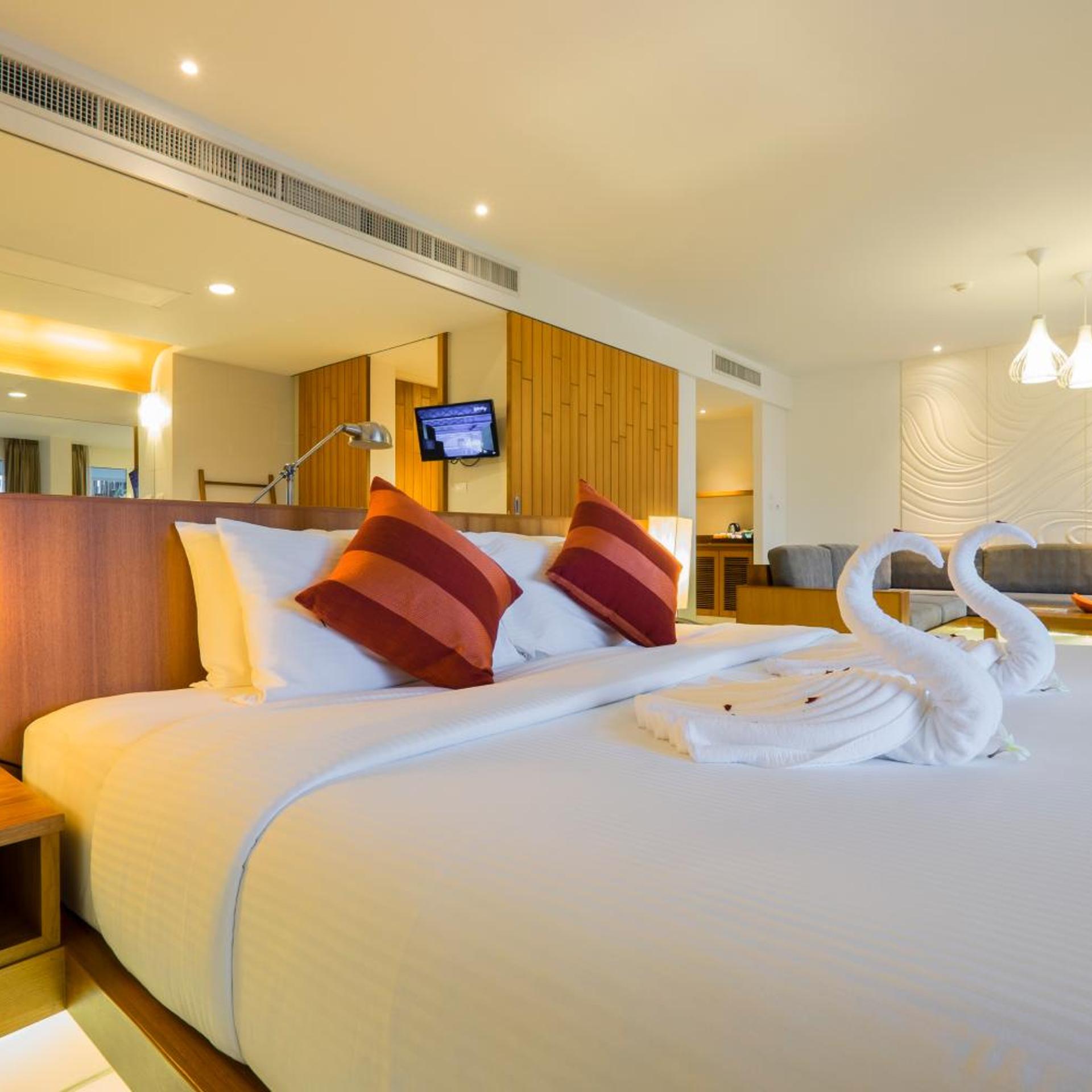 Suite, Jetted Pool