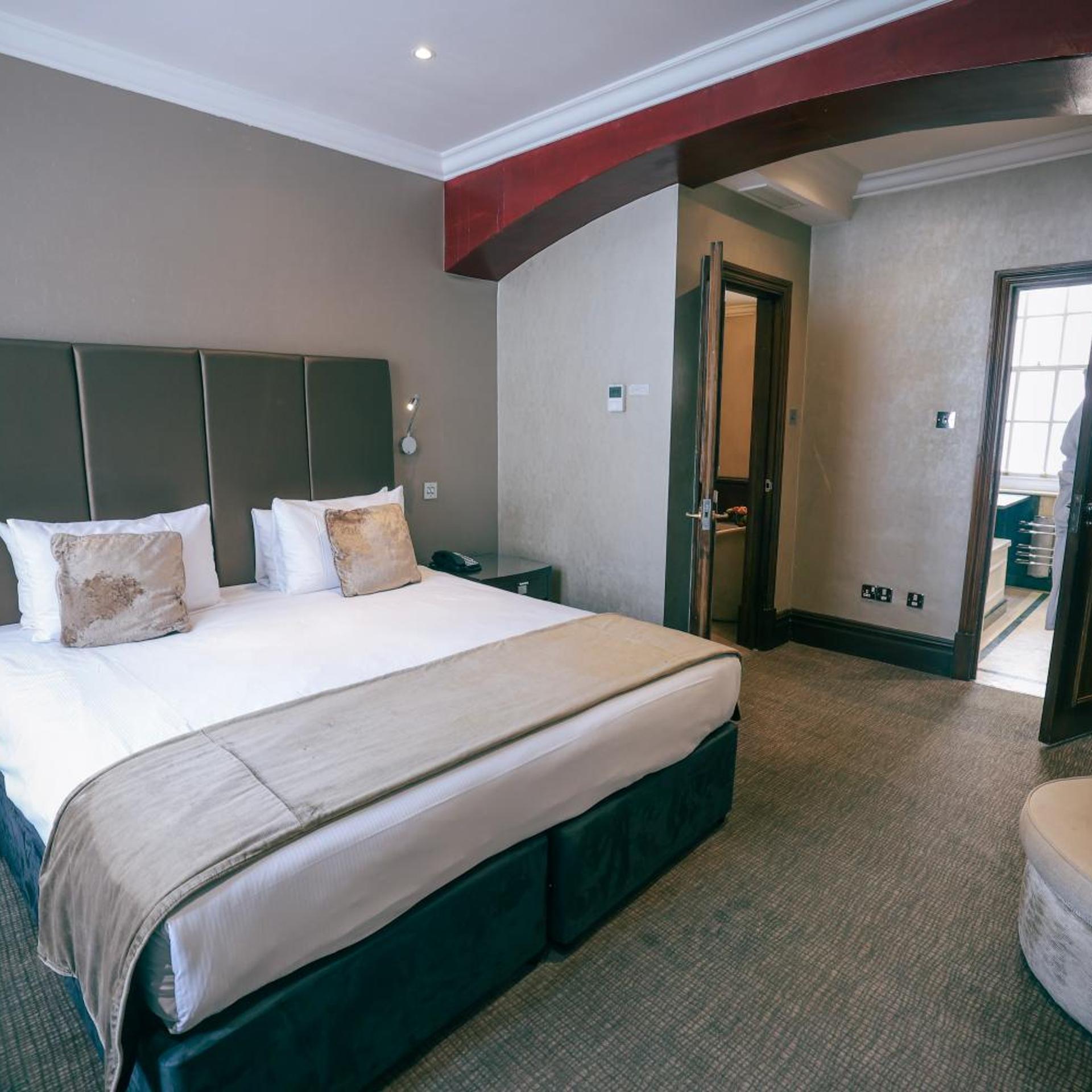 Magistrate, Suite, King Bed