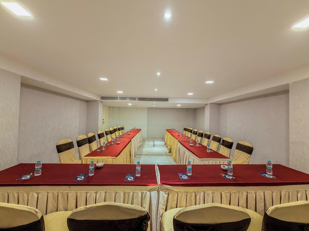 Zip By Spree Hotels Surabi International 44/58