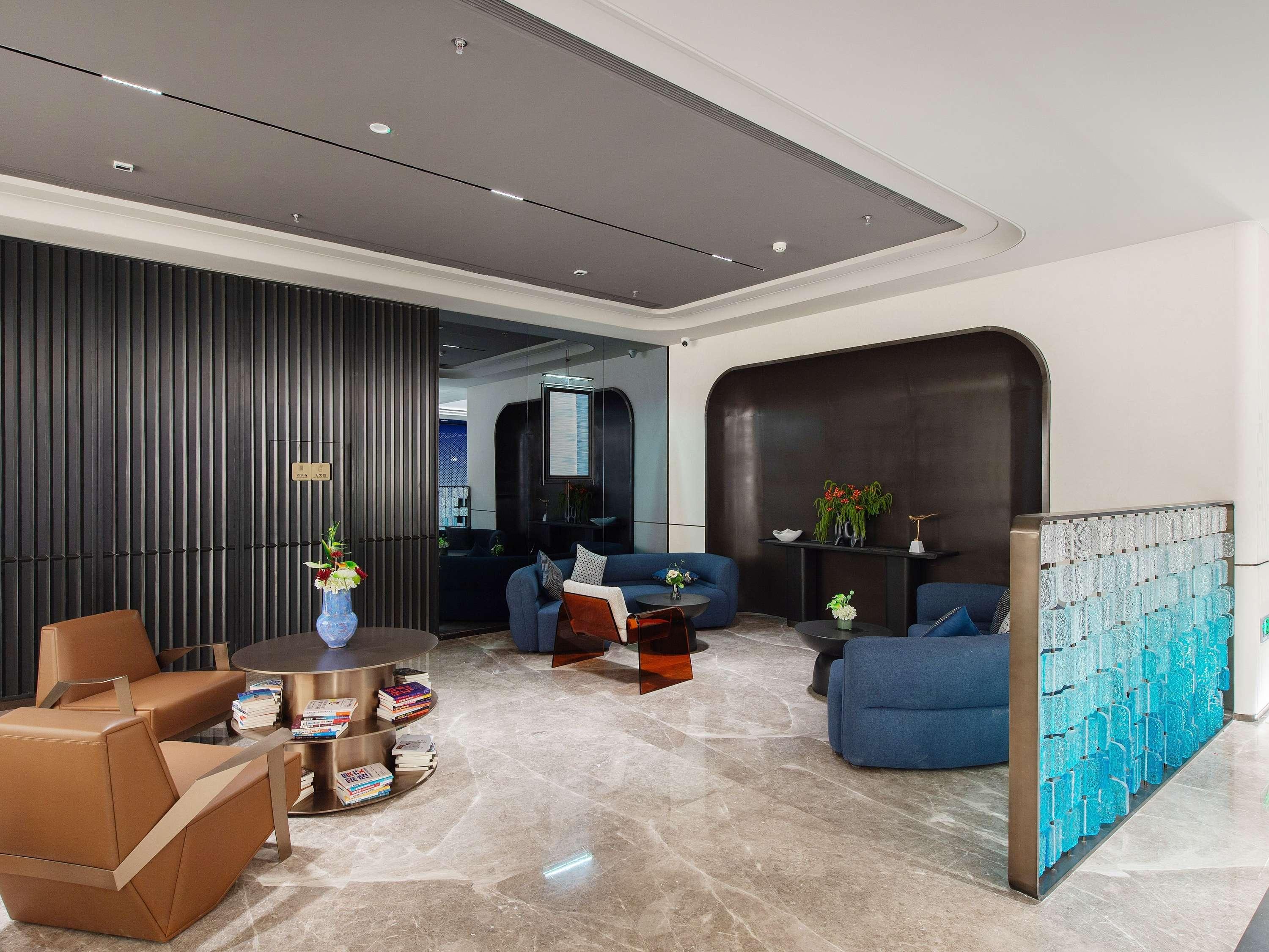 Novotel Dalian Zhongshan Square 24/36