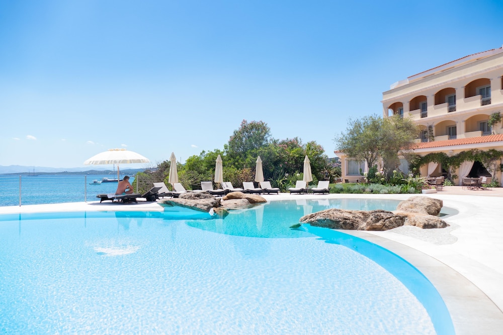 Gabbiano Azzurro Hotel & Suites in GOLFO ARANCI