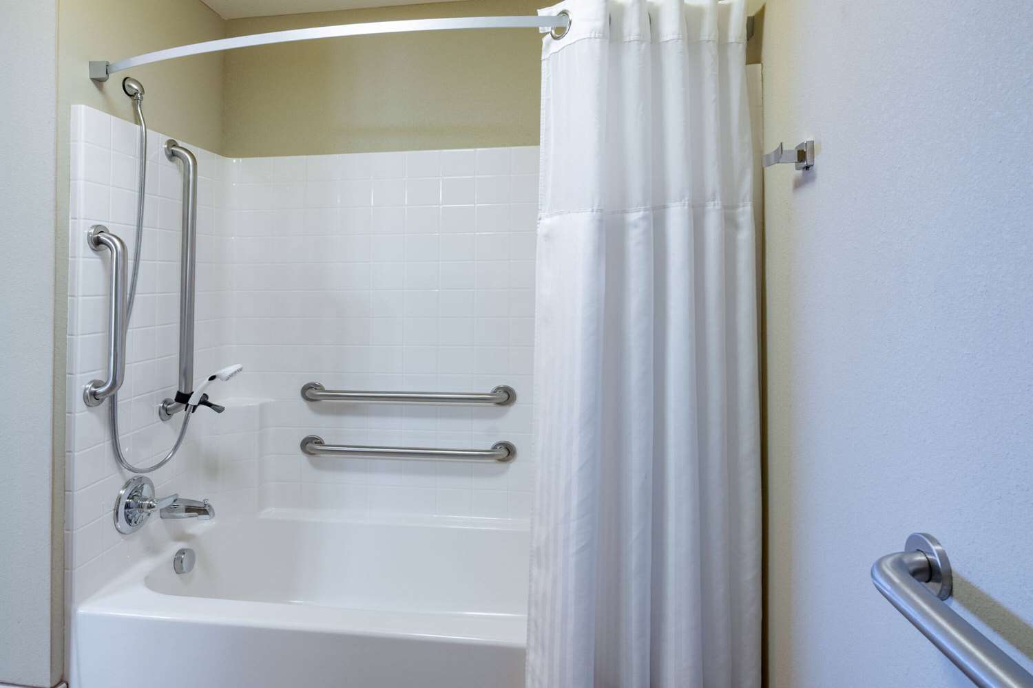 Hawthorn Suites By Wyndham Williston 23/23
