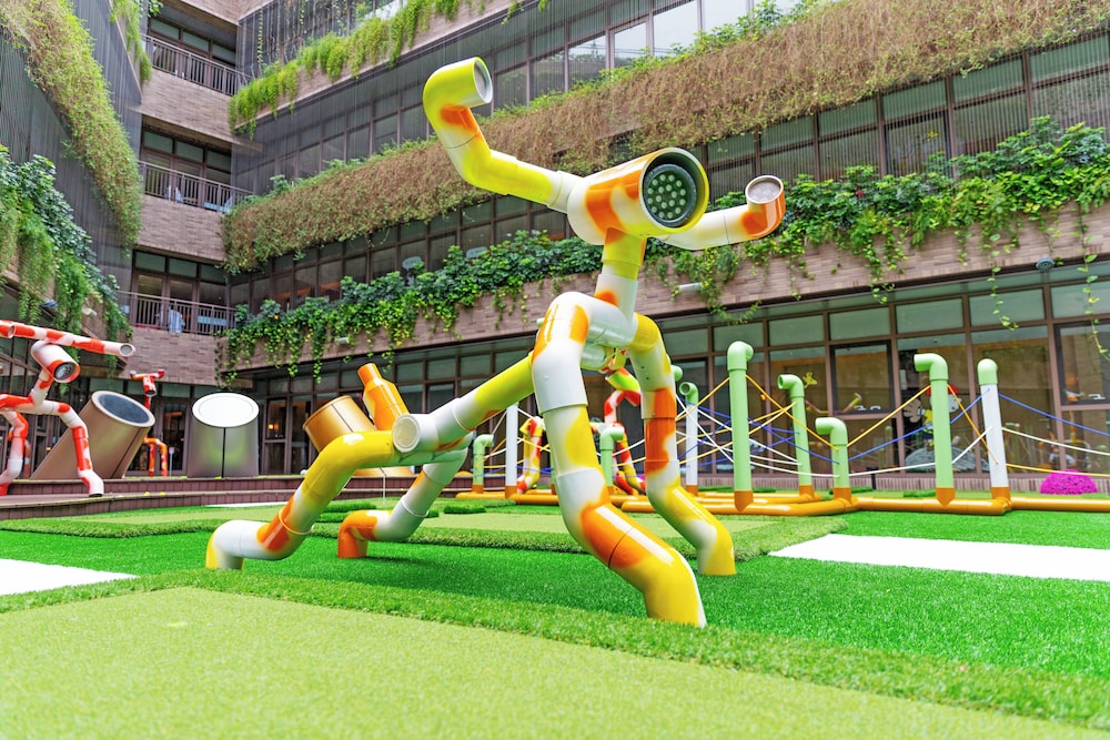 Fame Hall Garden Hotel 63/72
