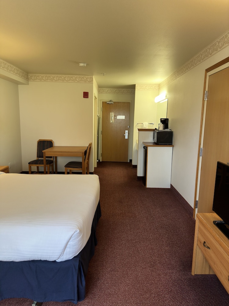 Peppermill Empress Inn 25/65