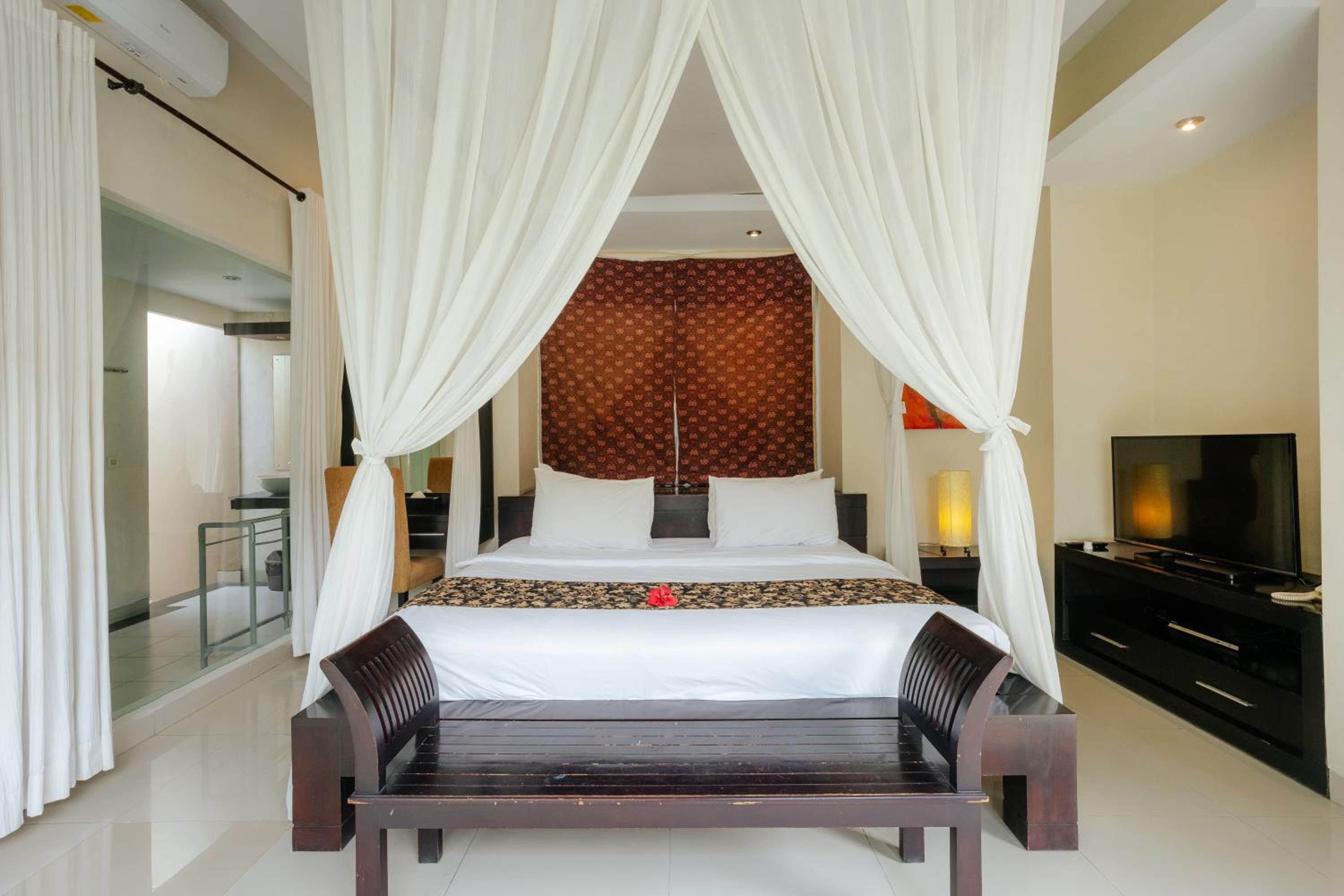 2 Bedrooms, Pool, Villa