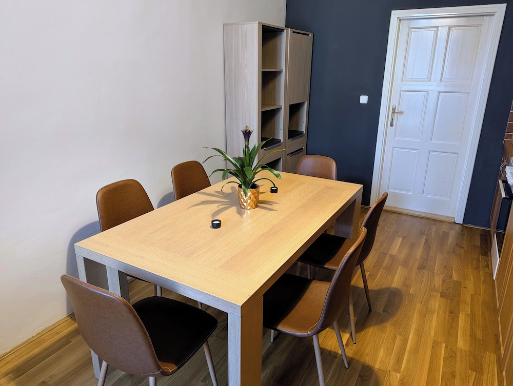 Apartments Tynska 7 36/50