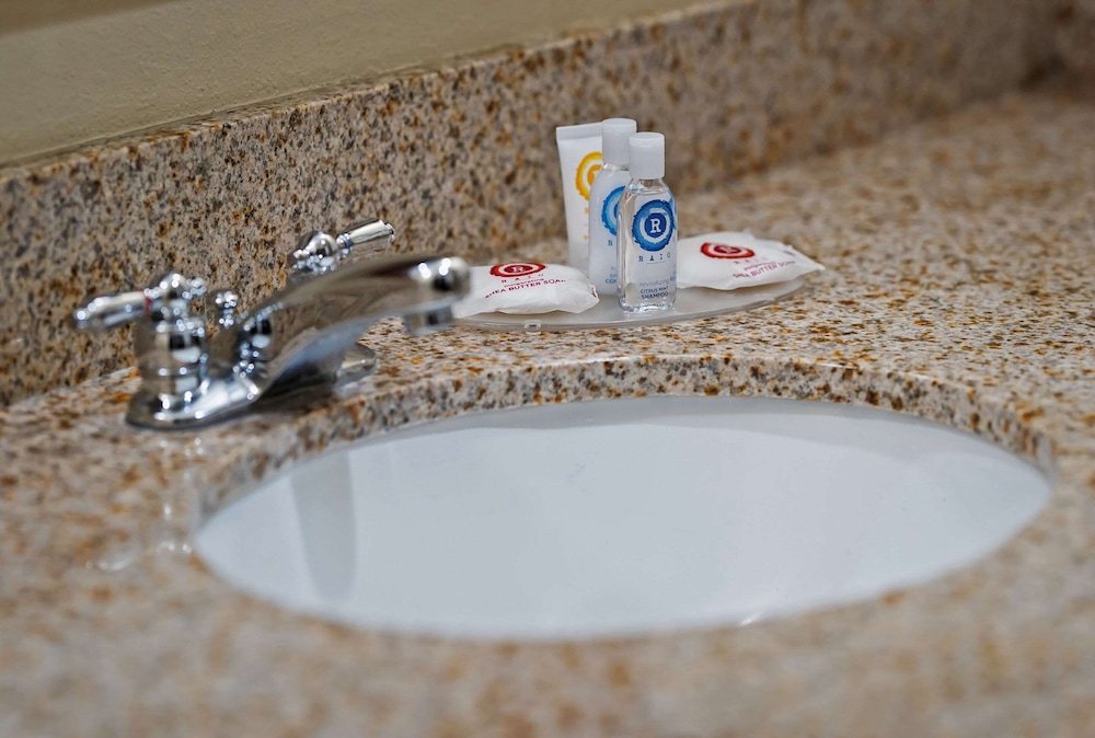 Comfort Inn & Suites Augusta West Near Fort Gordon 40/49
