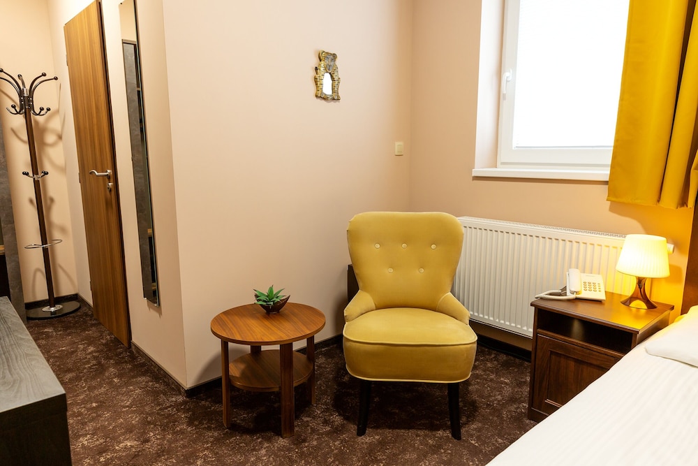 Max Inn Hotel 31/50