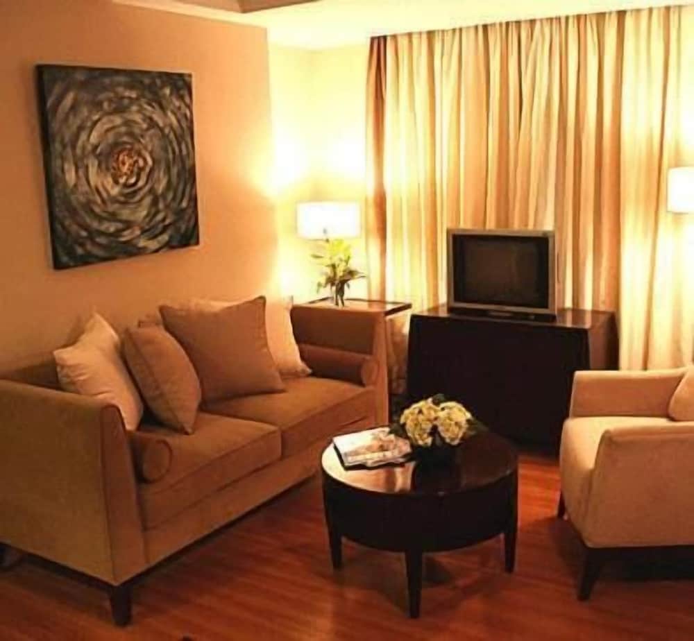Lancaster Hotel Manila 24/45