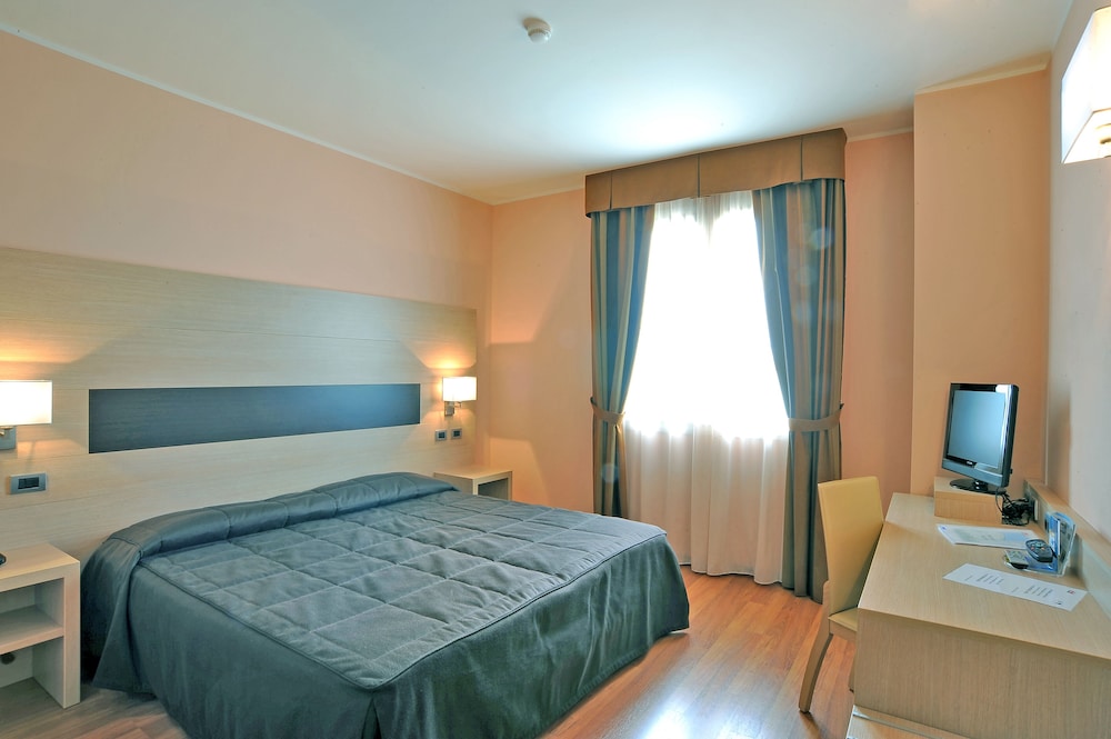 SUPERIOR, DOUBLE BED