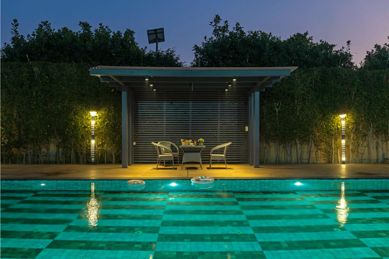 ELIVAAS Levante Farms 5 BHK Villa With Private Pool, Bar, Garden and Gazebo in DELHI