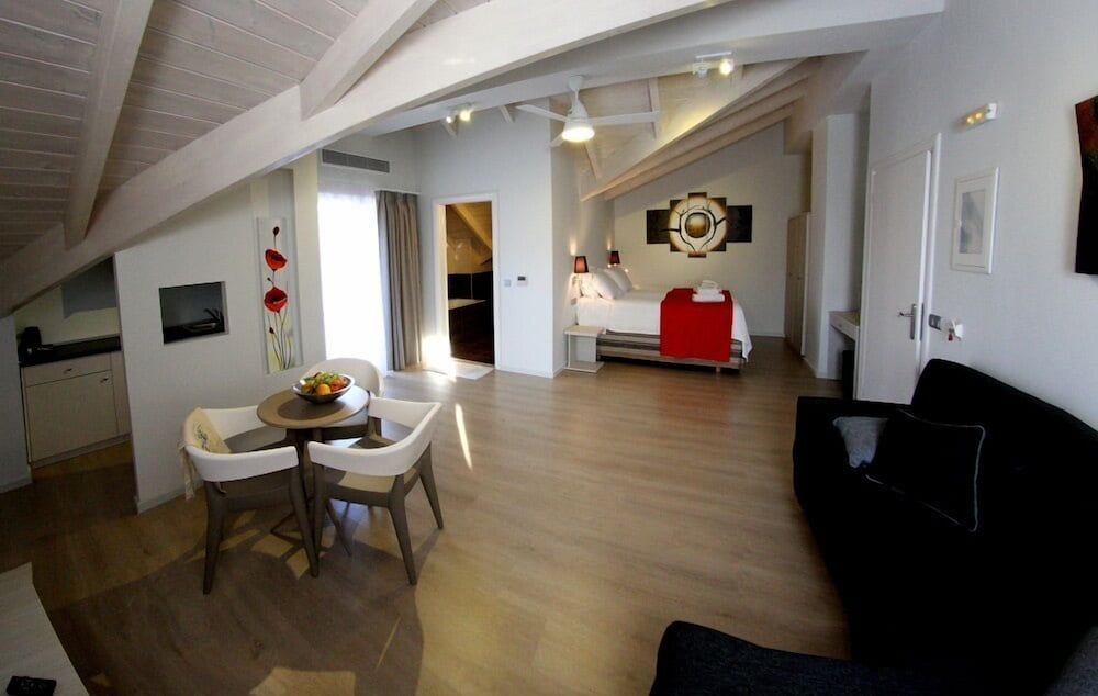 Aura Boutique Hotel 39/51