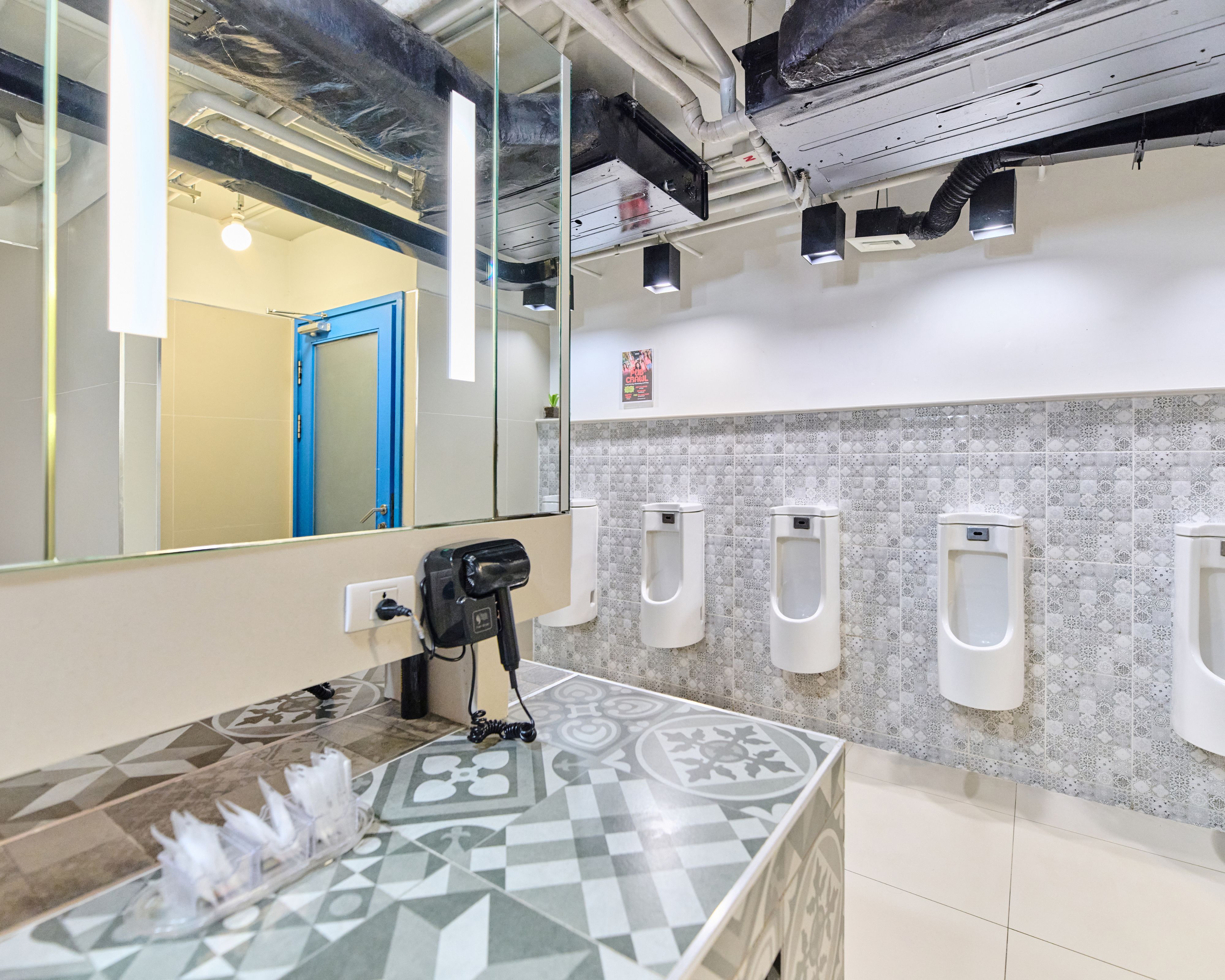 Dormitory (Mixed/Lady)، LUB D PHUKET PATONG 9/10
