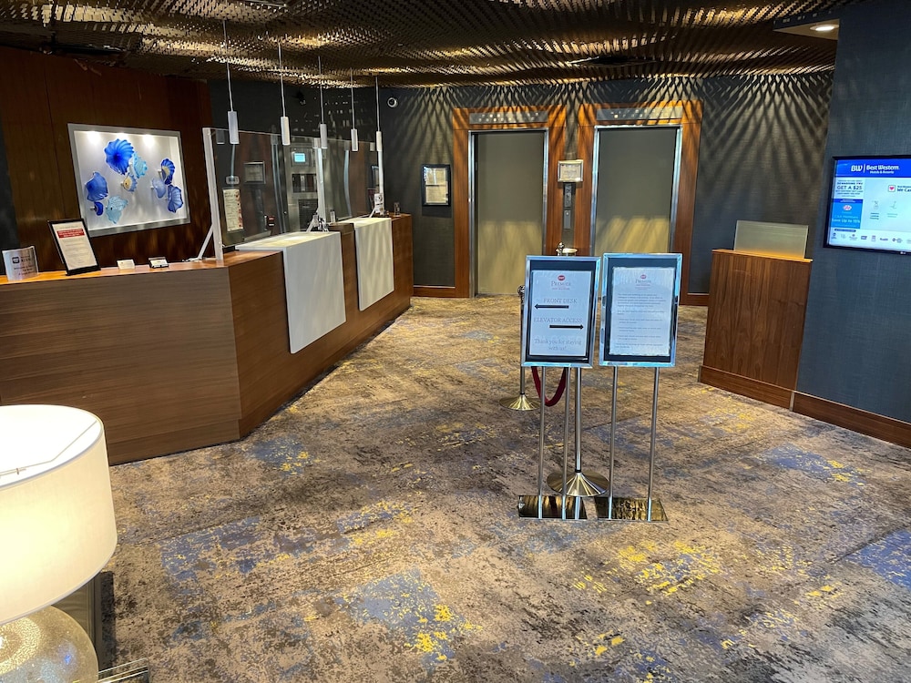 Best Western Premier Chateau Granville Hotel and Suites and Conf. Centre 48/61