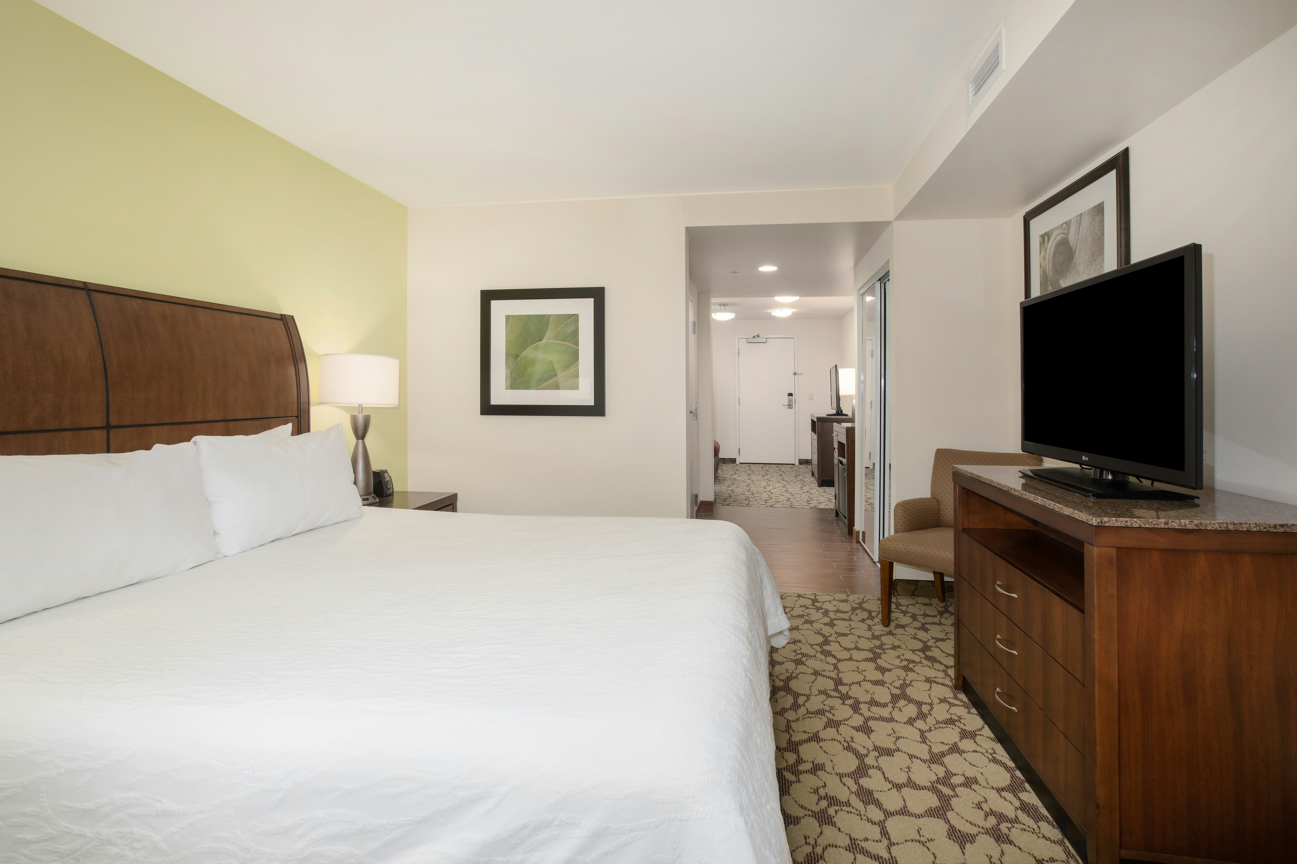 1 BEDROOM, SUITE, KING BED