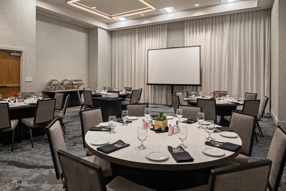 Crowne Plaza North Augusta 52/75