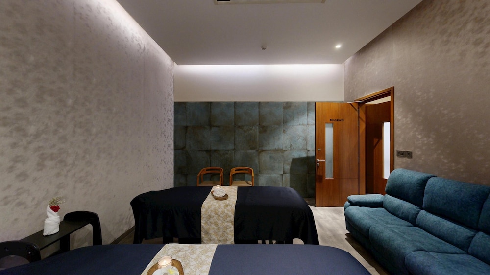 Radisson Mumbai Andheri MIDC 33/65