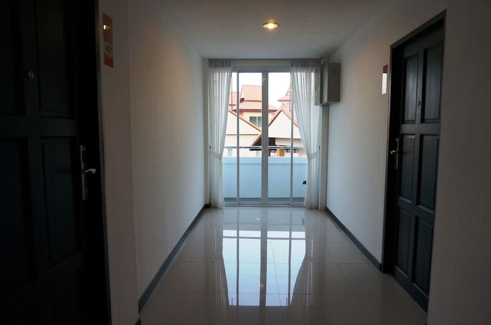 Th Beach Hotel 36/64