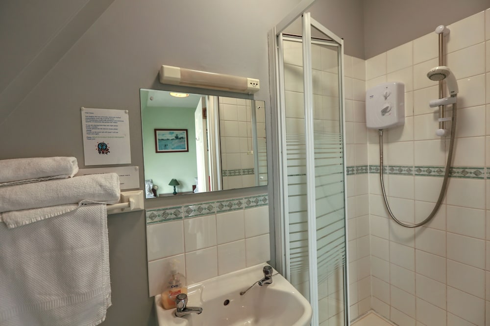 Airdenair Guest House 47/50