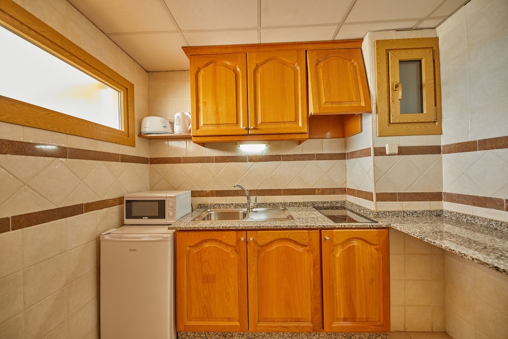Ben Hur Apartments 14/74