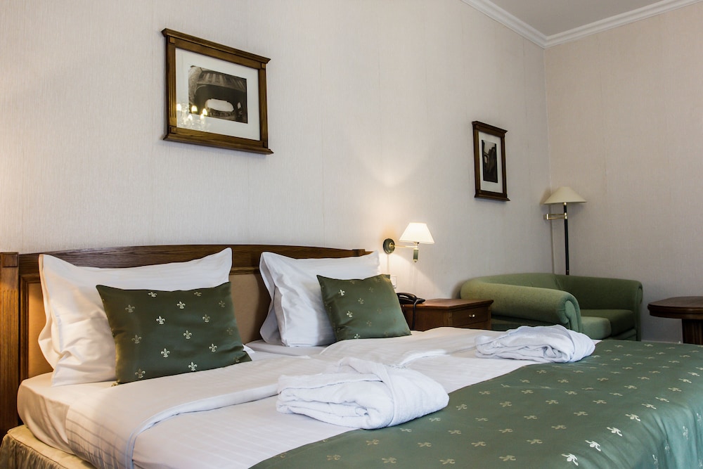 Hotel Dvorak 20/50