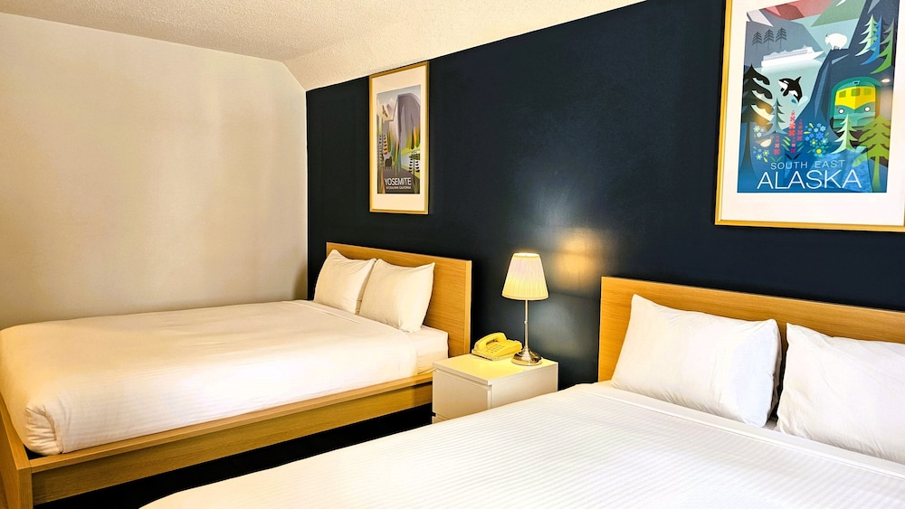 Cloud 9 Inn 12/72