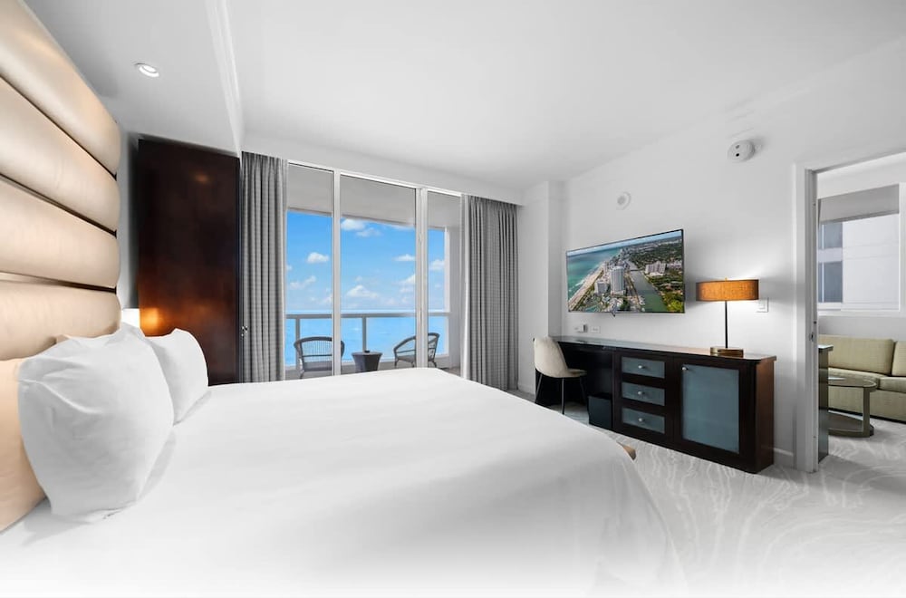 Fontainebleau Miami Beach Private Luxury Suites 17/50