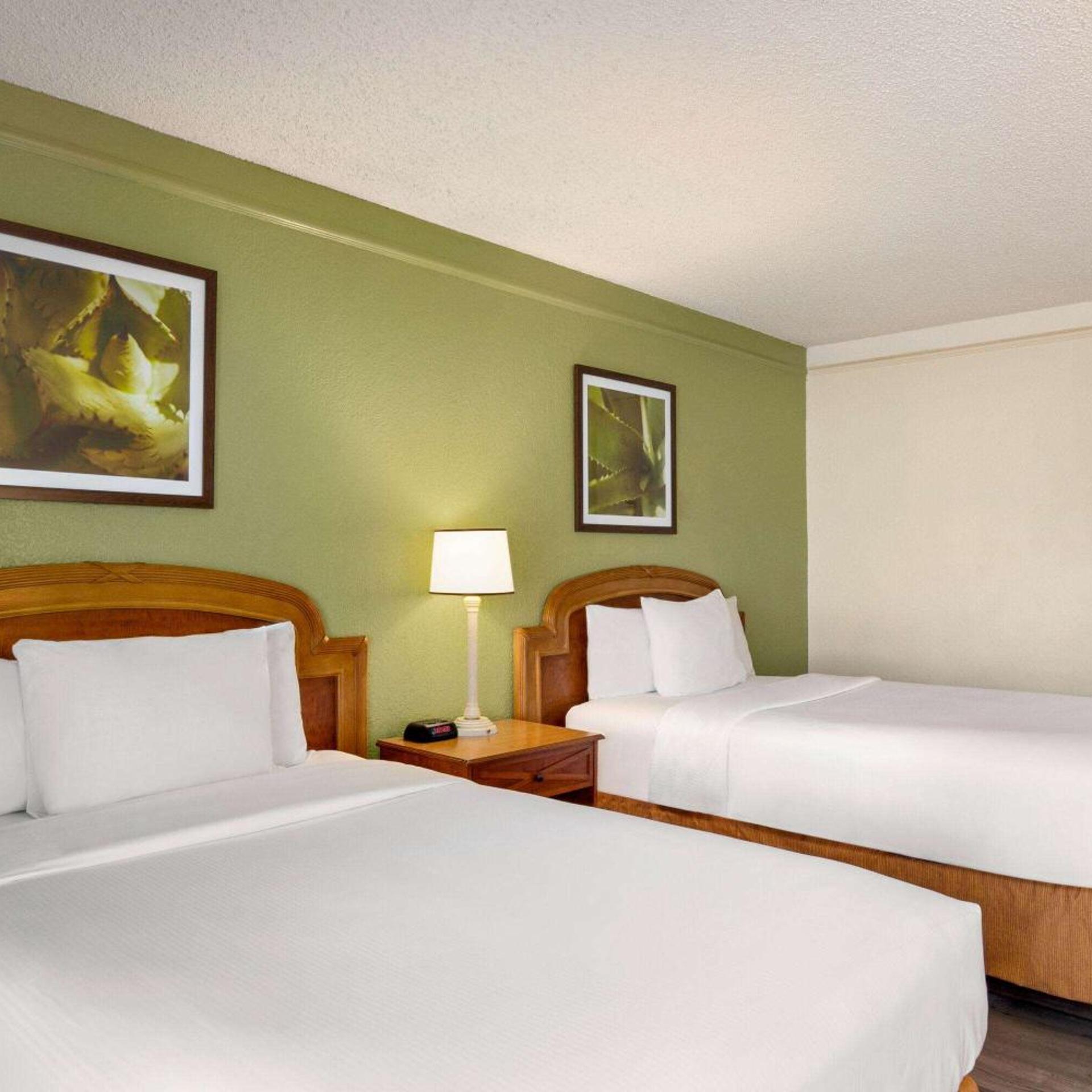 SUPERIOR, 2 DOUBLE BEDS