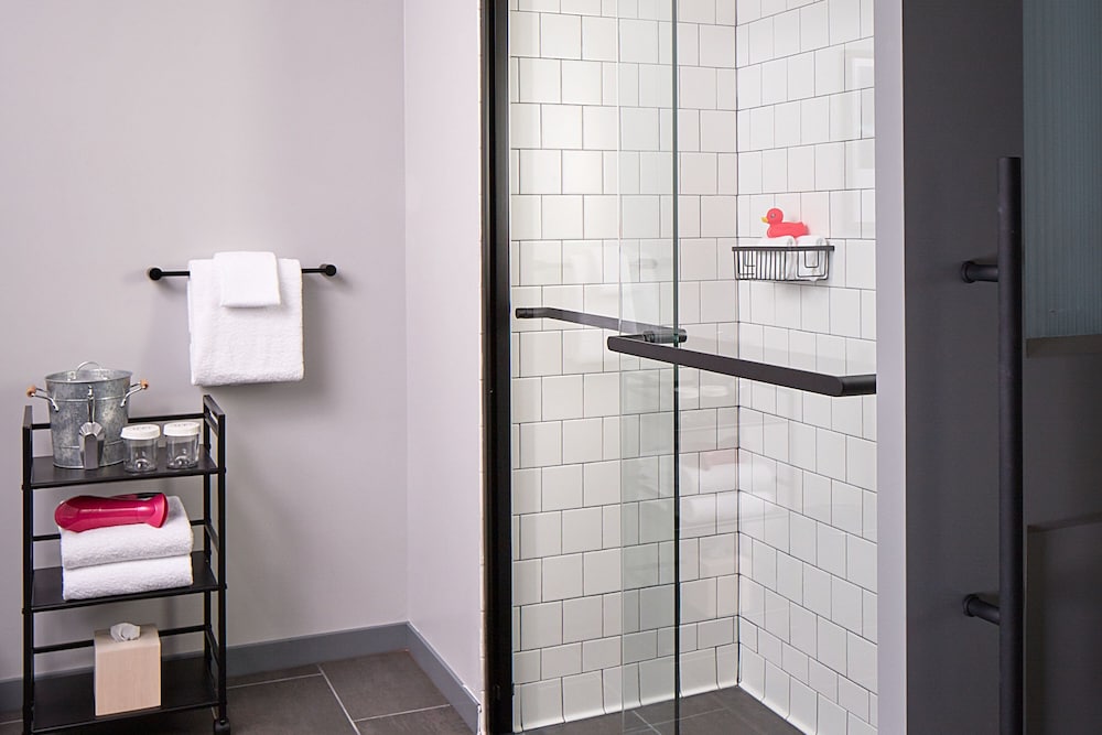 Moxy By Marriott Denver Cherry Creek 14/53