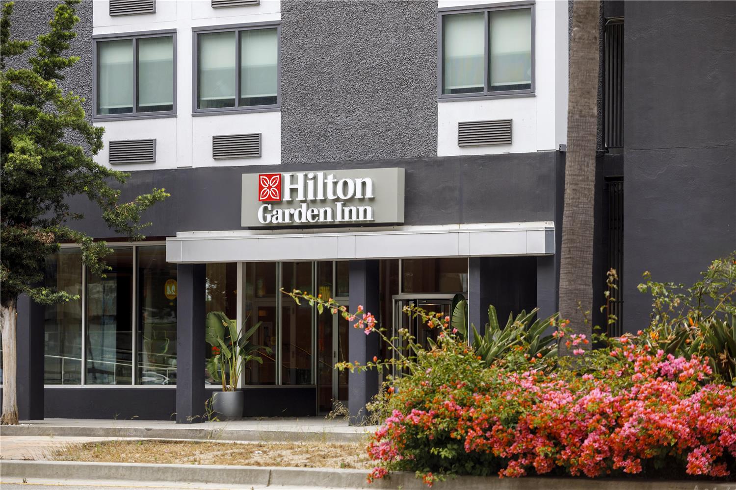 Hilton Garden Inn LAX Los Angeles Airport 9/60