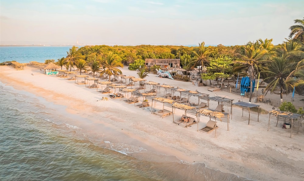 Hotel Fenix Beach Cartagena 75/78