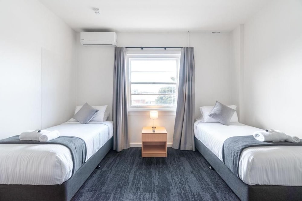 Sydney Junction Hotel 4/30