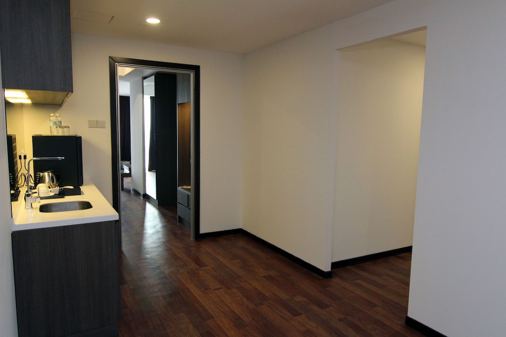 NEXUS REGENCY SUITES photo2