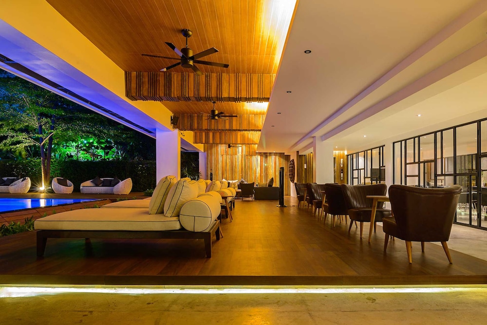 UMA Residence 36/56