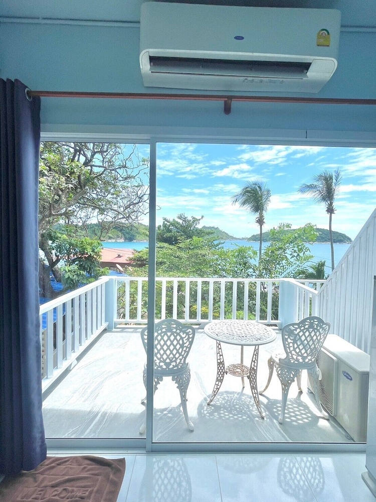 Naiharn On The Rock Resort 4/50
