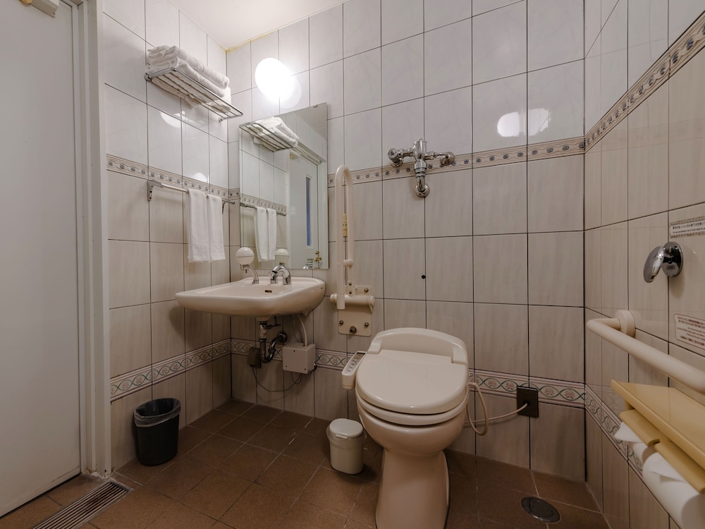 Hotel Azat Naha 68/69