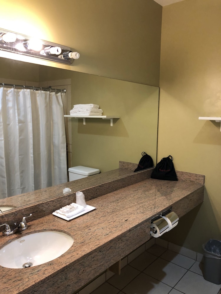 Garden Suite Hotel 48/56