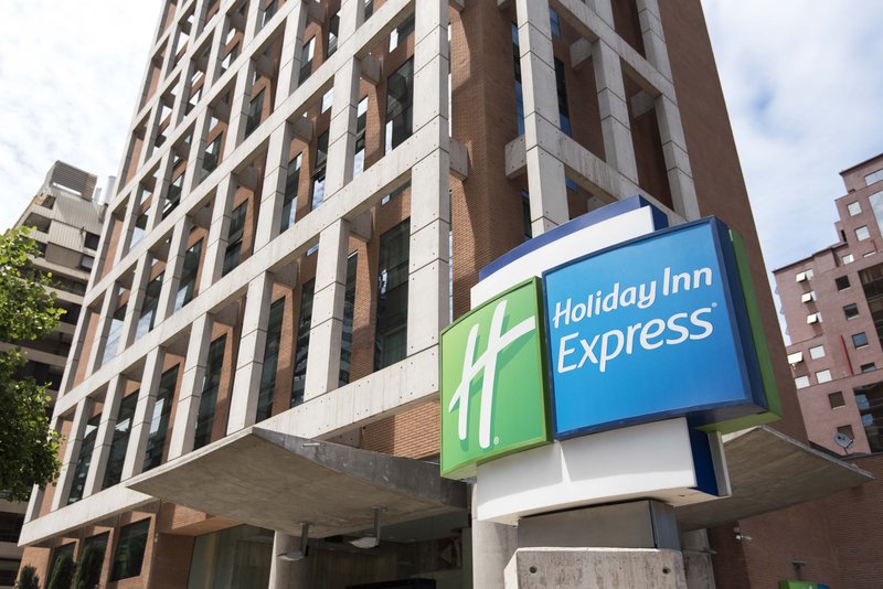 Holiday Inn Express Santiago Las Condes Former Holiday Inn Express Santiago el Golf 3/75