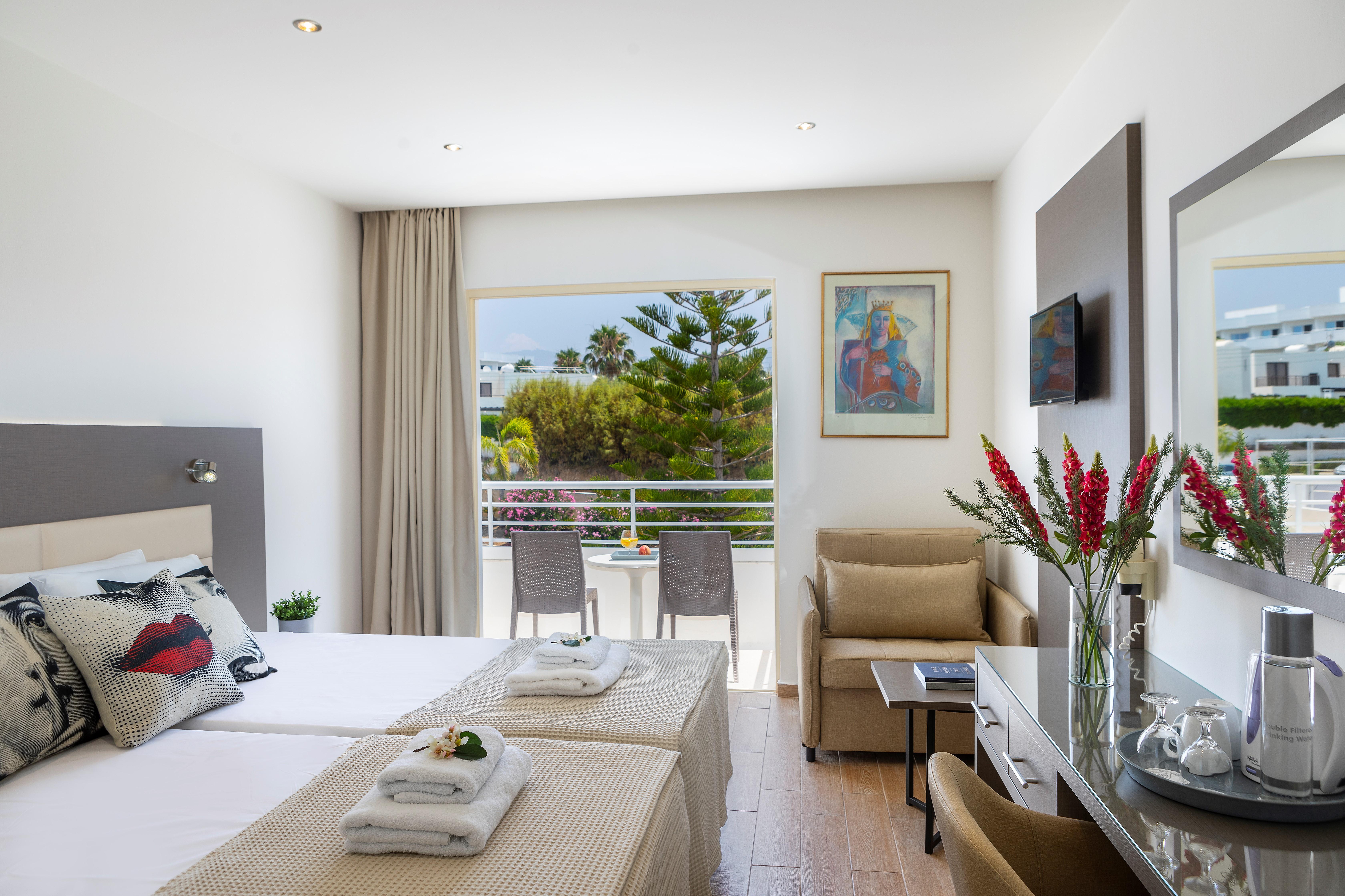 Standard, Inland View, Balcony