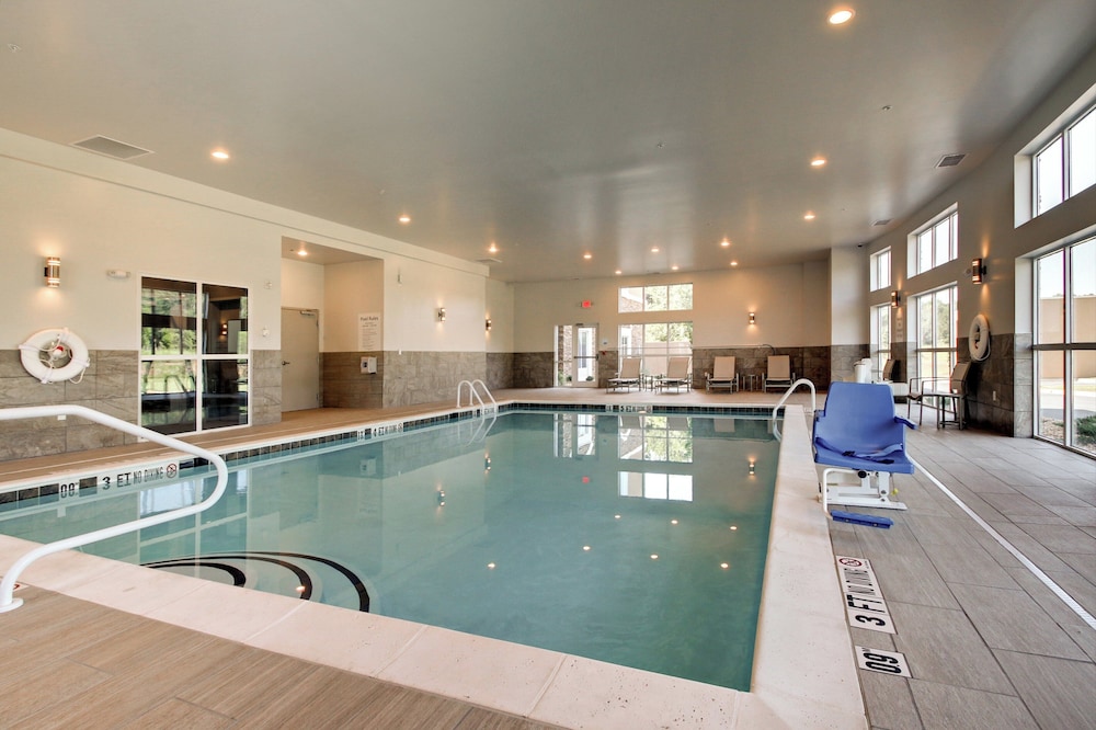 Holiday Inn Express Hotel And Suites Albany 38/67