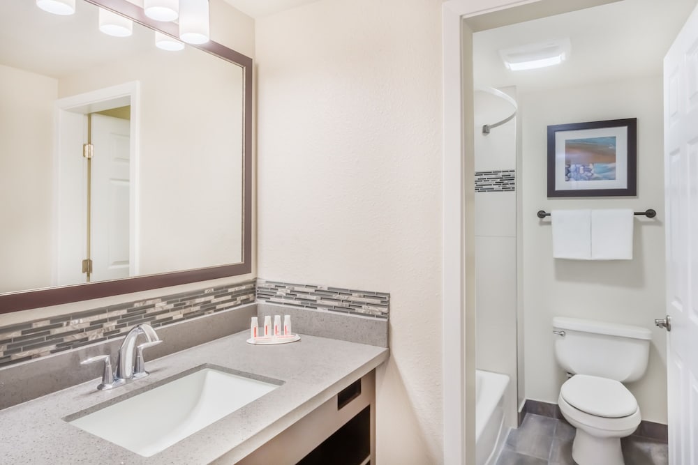 Days Inn by Wyndham Monterey Downtown 8/31