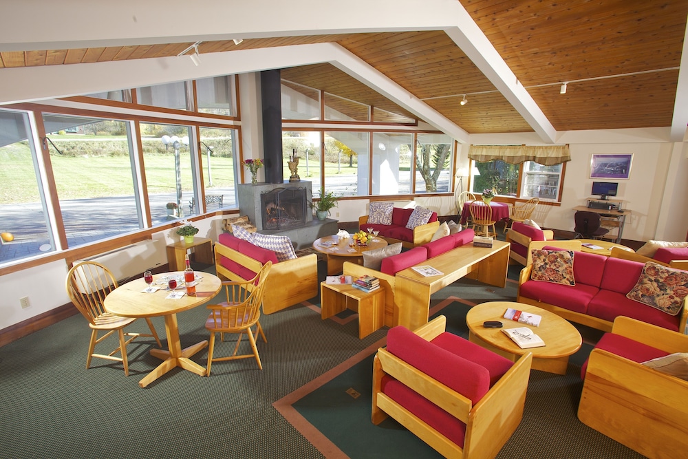 Talta Lodge, A Bluebird by Lark 37/50