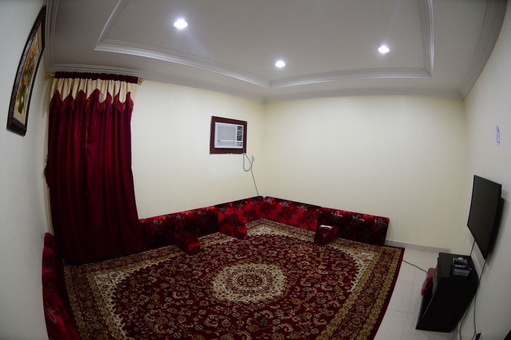 Al Eairy Furnished Apartments Dammam 3 9/40