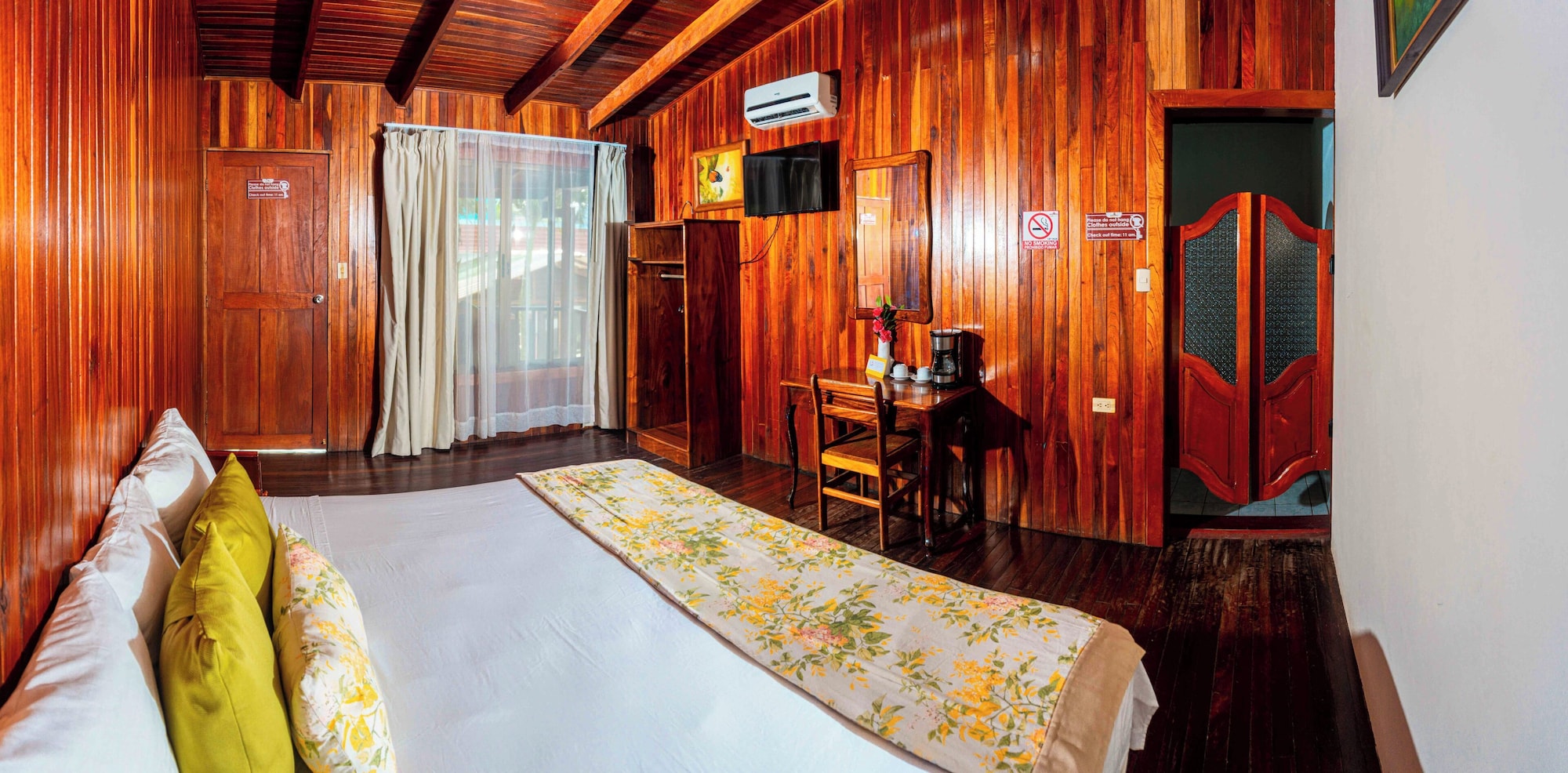 DELUXE, DOUBLE BED