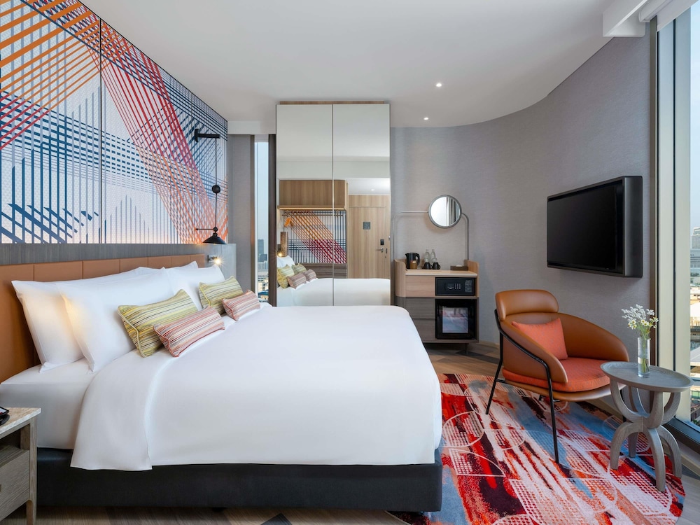 Mercure Bangkok Surawong 30/64