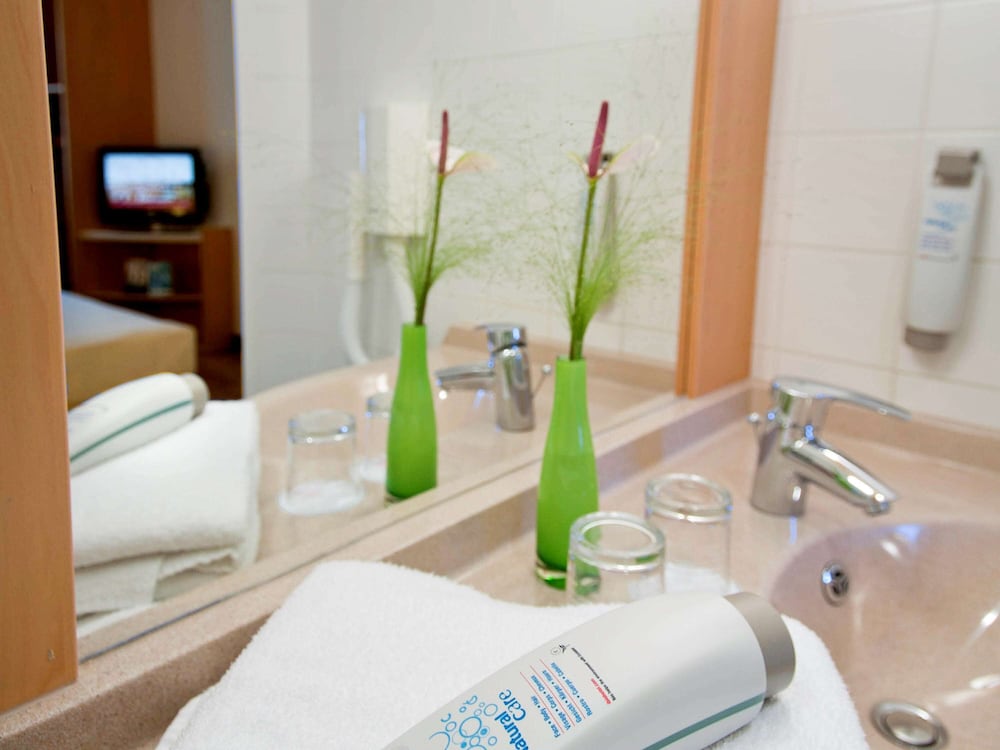 Ibis Bratislava Centrum Hotel 27/66