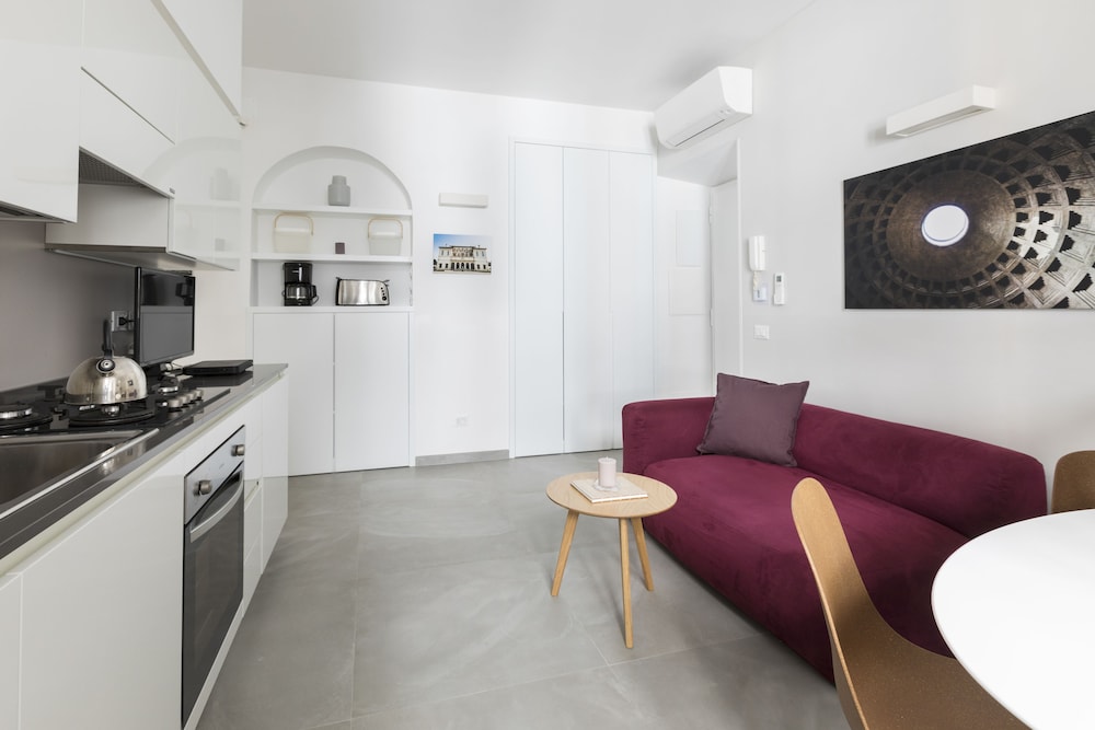 Rome Accommodation - Villa Borghese 15/20