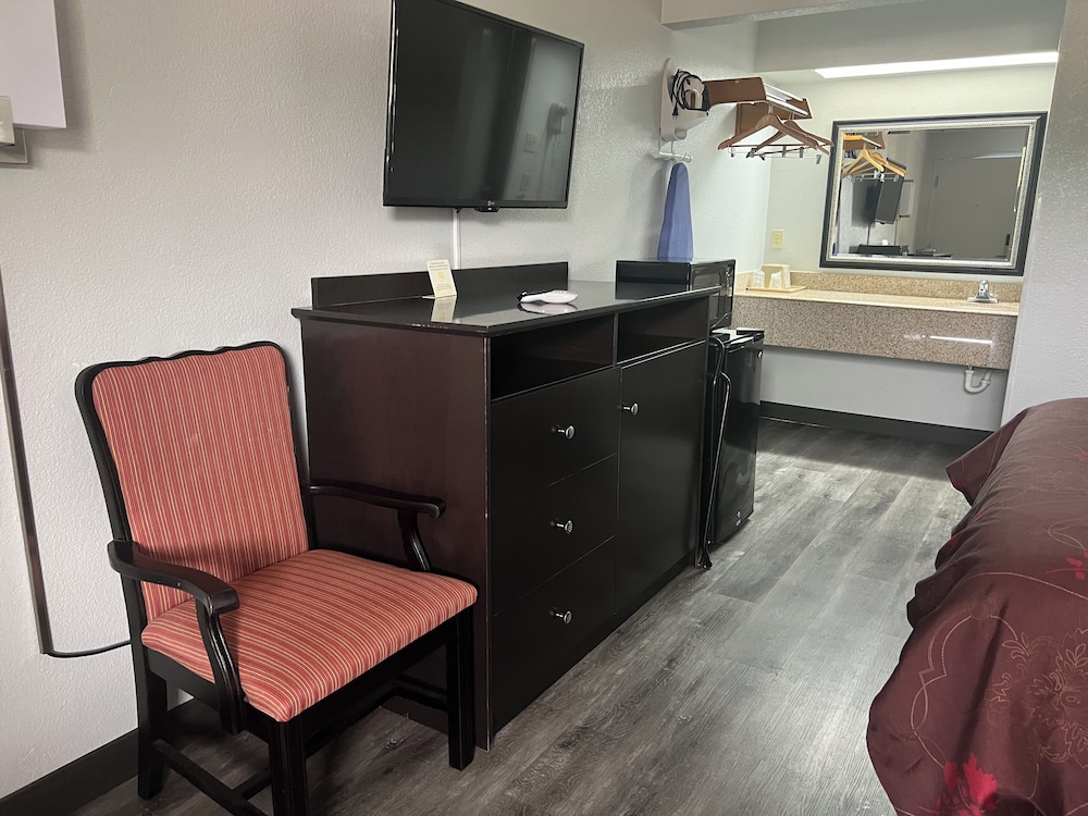 American Inn Pontotoc 33/46