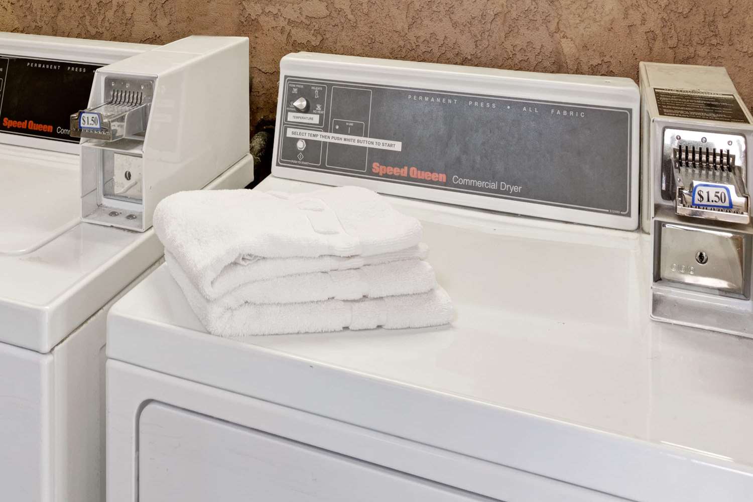 Travelodge By Wyndham Pasadena Central 6/6